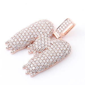 Colgante de Alas Chapado en Oro Rosa con Cristales de Estrás Micro Pavé, Amuleto Hiphop, Joyería de Moda Unisex - Product Image 1