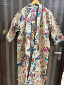 Bata de lujo de algodón para mujer con cuello en V, cierre con cordón, estampado floral, transpirable, hecha a mano, ligera, para verano, ropa de descanso, para damas de honor - Product Image 5