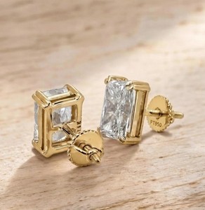 Boucles d'oreilles clous en diamant de laboratoire radiant en gros, or massif 10K 14K 18K, clarté E, VVS, certifiées IGI - Product Image 4