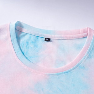 Camiseta de Manga Corta para Hombre, Cuello Redondo, Corte Regular, Informal, Tejida con Diseño Tie-Dye en Rosa y Azul, 100% Algodón Transpirable - Product Image 3