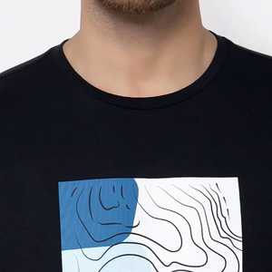 Camiseta Negra de Manga Corta para Hombre con Estampado Geométrico Abstracto, Cuello Redondo, Corte Regular Informal, Diseño Transpirable de Jersey de Algodón - Product Image 3
