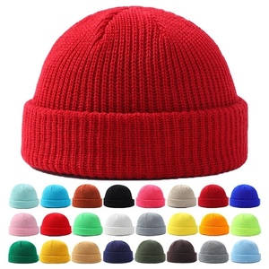 Gorro de punto jacquard de color liso para hombre con pedrería, estampado por descarga, bordado 3D y puño acanalado ajustable, estilo casual. - Product Image 5