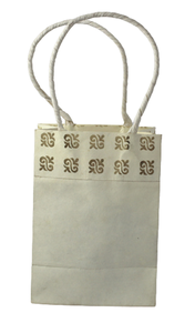 Bolsa de Papel de Algodón Reciclado Hecha a Mano de Alta Calidad con Cordón de Papel a Juego y Asa con Estampado Floral (Estampado de Terciopelo) - Product Image 2