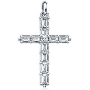 Pendentif Croix en Diamant Taillé Émeraude Plaqué Or Quatorze Carats Certifié, Trente Millimètres, Bijou Religieux Fin - Product Image 3