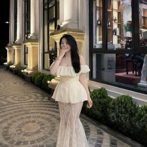 ชุดเซ็ตเสื้อชีฟองสีขาวสำหรับผู้หญิงพร้อมกระโปรงยาวลูกไม้ เหมาะสำหรับใส่ไปเที่ยวพักผ่อนและงานต่างๆ - Product Image 2