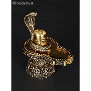 Escultura de Lingam Shiva superfino pequeña de 3 pulgadas con Sheshnag protector en latón para regalos y templos hechos en la India - Product Image 1