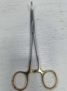 Pinzas Hemostáticas Manuales de Acero Inoxidable con Mango Dorado, Curvadas y Largas, Certificación CE, para Uso Hospitalario, Kit Quirúrgico SurgiRight, al Mejor Precio - Product Image 6