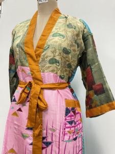 Robe de mariée kimono en soie vintage faite à la main – Respirante, séchage rapide, pour l'été, l'automne et le printemps, avec logo frontal, douce - Product Image 5