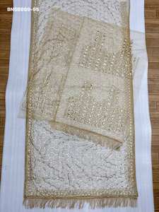 Conjunto de sari y blusa de estilo moderno con hermosa red de mariposas, lentejuelas de 5 mm y bordados, compras en línea en India. - Product Image 2