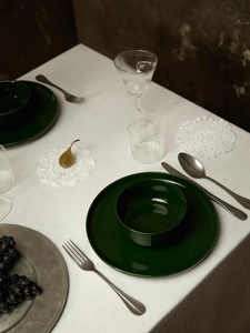 ชามเซรามิกสีเขียวมรกตทรงกลมทันสมัย เงางาม ทนทาน ปลอดภัยสำหรับอาหาร เหมาะสำหรับสลัด ของว่าง และซุป - Product Image 6