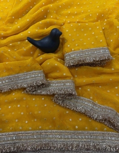Sari de chifón y mezcla de seda adornado al estilo Bollywood KV (Amarillo) - Product Image 2