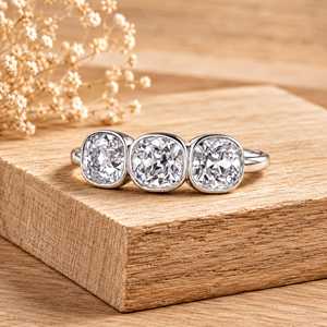 Anillo de Oro Sólido de 10K, 14K, 18K con Diamante Cultivado en Laboratorio de Alta Calidad, Color E, Claridad VVS, Corte Cojín de 1.68 CT, Engaste en Bisel, Joyería Fina - Product Image 2