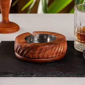 Cenicero de madera Tradebyd, Cenicero de madera duradero hecho a mano rústico, pieza de decoración elegante para amantes de fumar y regalos - Product Image 1