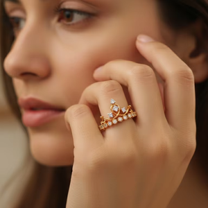 Anillo de Piedras Preciosas Doradas de la Serie Crown para Mujer - Diseño de Princesa con Personalidad - Product Image 5