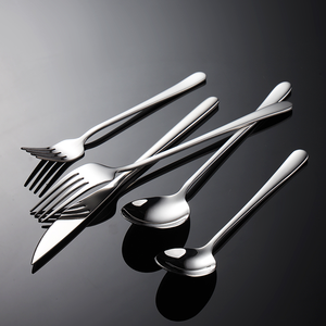 Ensemble de couverts en acier inoxydable avec finition polie miroir, couverts de table modernes comprenant des cuillères, des fourchettes et des couteaux durables - Product Image 5