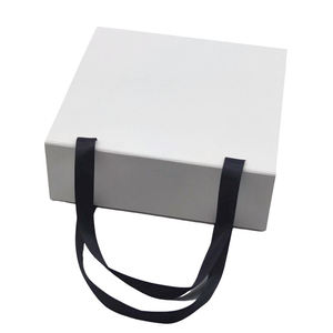 Custom Logo Pink Magnetic Folding Gift <b>Box</b> with Handle for Wigs - Product Image 2