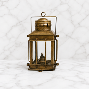 Farol de latón de diseño único con portavelas decorativo de estilo vintage para el hogar, jardín, restaurante, hotel y eventos en venta. - Product Image 5