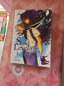 Solo Leveling de DUBU REDICE STUDIO, Manhwa Coreano de Fantasía y Acción de Alta Calidad en Formato Paperback, Bestseller para Adultos - Product Image 1