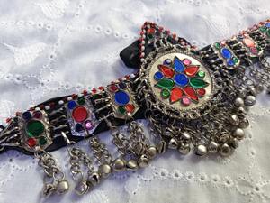 Parures de bijoux afghans Kuchi authentiques avec incrustations de lapis-lazuli bleu et chaînes de pièces de monnaie multicouches pour les festivals bohèmes - Product Image 3