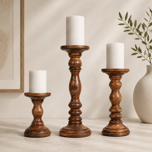 Juego de 3 Portavelas de Madera de Mango Tallada a Mano con Acabado en Nogal Intenso, Soportes Decorativos para Velas de Pilar para un Estilo Atemporal en el Hogar - Product Image 1