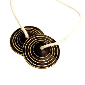 Conjunto clásico de manjeeras de latón, ideal para el culto espiritual, rituales de templo y exhibición de colección de instrumentos musicales. - Product Image 1