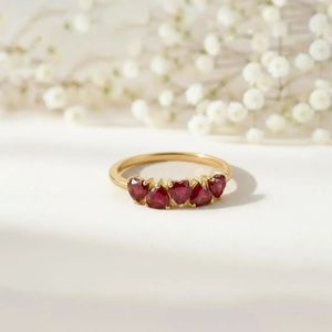 Bague en rubis en forme de cœur, délicate, bague de promesse, pierre de naissance de juillet, argent sterling 925, plaqué or 18 carats, bijoux en pierres précieuses faits à la main - Product Image 2