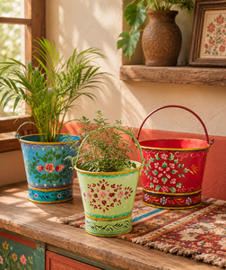 Lot de 3 paniers de rangement en fer forgé peints de motifs floraux pour jardin, ferme, maison, hôtel, entrée, console et décoration - Product Image 4