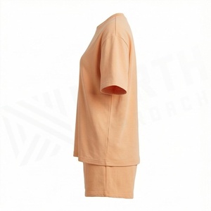 Conjunto de 2 Piezas para Mujer, Camiseta de Manga Corta de Color Sólido Tejida y Pantalones Cortos por Encima de la Rodilla, Cuello Redondo, Corte Holgado, Ropa Casual de Primavera/Verano - Product Image 3