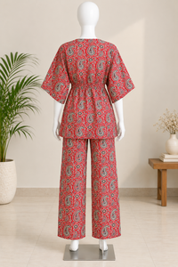 Conjunto de Pantalones Palazzo y Kaftán de Encaje Tejido con Estampado Digital Paisley Rojo |   Ropa Casual de Verano Inspirada en el Estilo Étnico Ajrakh, 100% Algodón - Product Image 2