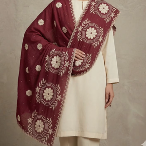 Foulard Hijab en Chiffon Multicolore pour Femme, Brodé de Strass Floraux, Léger et Respirant, Longue Écharpe d'Été Ethnique, Vente en Gros - Product Image 1