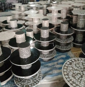 Ensemble artisanal de 4 sous-verres en nacre avec incrustation de diamants et boîte de rangement décorative en provenance du Vietnam - Product Image 5