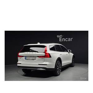 Volvo V60 B5 Ultimate AWD 2023 avec boîte automatique, sièges en cuir, caméra de recul, conduite à gauche - 24 621 km - Product Image 2