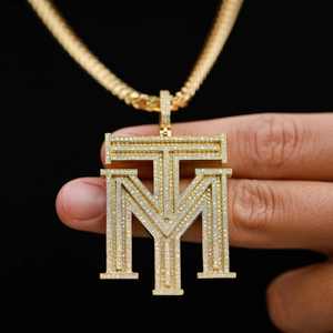 Pendentif Lettre M Personnalisé VVS Moissanite 2 pouces en Argent Sterling 925 avec Moissanite Rose Givrée, Bijoux Hip Hop Tendance Pahal - Product Image 1