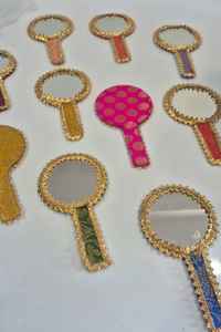 กระจกถือลายผ้าไหมสำหรับแจกในงานแต่งงาน ฮัลดี เมห์นดี งานเลี้ยงฉลองทารก งานเลี้ยงเฮนน่า งานดอลกี - Product Image 2