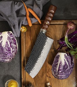 Cuchillo de Cocina Moderno Forjado a Mano con Hoja de Acero al Carbono de 7 Pulgadas, Mango de Madera Ambidiestro, 3.0mm de Grosor, Extra Afilado, Apto para Lavavajillas - Product Image 1