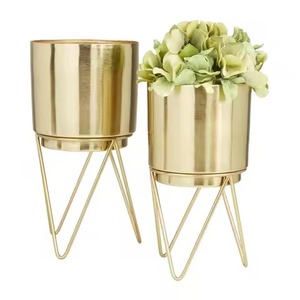 Jardinière en métal élégante, pot de fleurs décoratif pour l'intérieur et l'extérieur, conteneur pour plantes, maison et jardin - Product Image 3