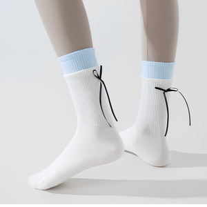 Chaussettes de yoga antidérapantes avec logo personnalisé, longueur cheville, en coton et fibre de bambou, couleur unie, pour adultes, à porter au printemps - Product Image 3