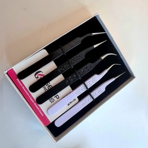 Pince à épiler pour extensions de cils GETUP BROSONS IMPEX en acier inoxydable durable, revêtement en poudre, motif papillon, surface lisse - Product Image 3