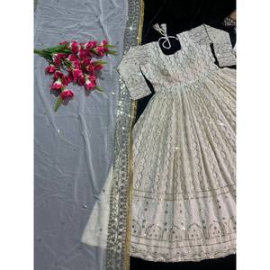 Vestido Anarkali Musulmán Tradicional de Diseñador con Lentejuelas y Bordados - Product Image 3