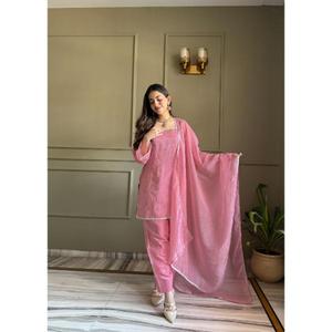 NUEVO TRAJE FARSHI SALWAR ESPECIAL DE TELA DE SEDA CRUNCHY CON TRABAJO SIROSKI EN LA PARTE SUPERIOR Y CONJUNTO DUPPTA LISTO PARA USAR PARA FIESTAS ESTILO MODERNO - Product Image 1