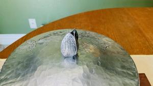 Enfriador de Hielo Plateado Martillado de Primera Calidad con Diseño Floral, Perfecto para Bodas, Bares, Reuniones Familiares y Noches de Cócteles, de la India - Product Image 4