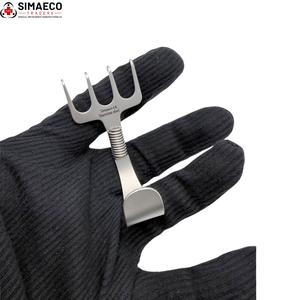 Retracteur chirurgical manuel SIMAECO Gorney – Retracteur de qualité supérieure avec quatre pointes acérées - Product Image 3