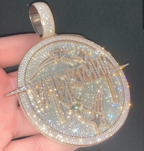 Colgante de Moissanita de Calidad Premium, Joyería de Lujo con Incrustaciones de Diamantes, Estilo Hiphop para Hombre y Mujer, Disponible al Mejor Precio del Mercado - Product Image 4