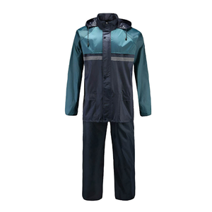 Traje Impermeable Premium con Forro de Malla Transpirable, Tela de Poliéster, Uso en Exteriores, Traje Resistente a Tormentas de PVC - Product Image 1