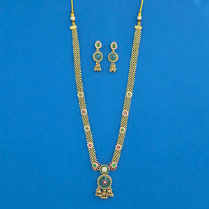 Collar Antiguo Elegante y Muy Solicitado con Baño de Oro Mate 231862 - Product Image 1