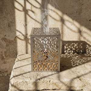 Bela Artisan Hot Selling Acacia Wood Arabic <b>Bakhoor</b> Burner Handmade <b>Oud</b> Incense Burner Home Decor All-Season - Product Image 4
