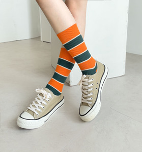 Chaussettes rayées pour femmes, vert et blanc, en coton respirant, pour un usage quotidien, saison printemps, style tricoté classique - Product Image 6