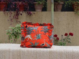 Funda de Cojín Cuadrada Bohemia Hecha a Mano, 100% Algodón, Estampada a Mano con Motivos Vegetales, Ecológica, Duradera, Suave y Personalizable - Product Image 2