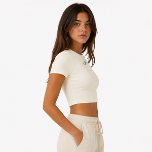 Elegante top corto para mujer con una silueta favorecedora, transpirable, cómodo y de diseño versátil, ideal para un uso cómodo. - Product Image 2