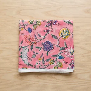Belle poudre rose imprimé floral haute qualité main bloc impression pour robes rideau serviette tout usage tissu en gros - Product Image 1